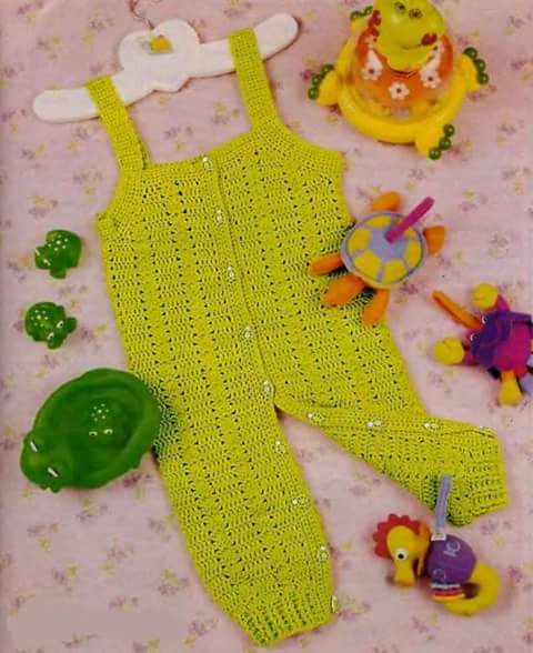 Ropa tejida de bebe recién nacido